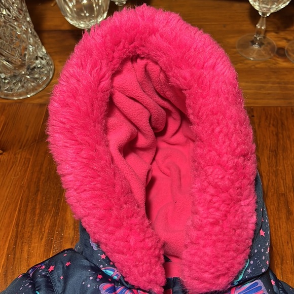 London Fog Little Girls size 3T hooded puffer coat - Picture 3 of 9